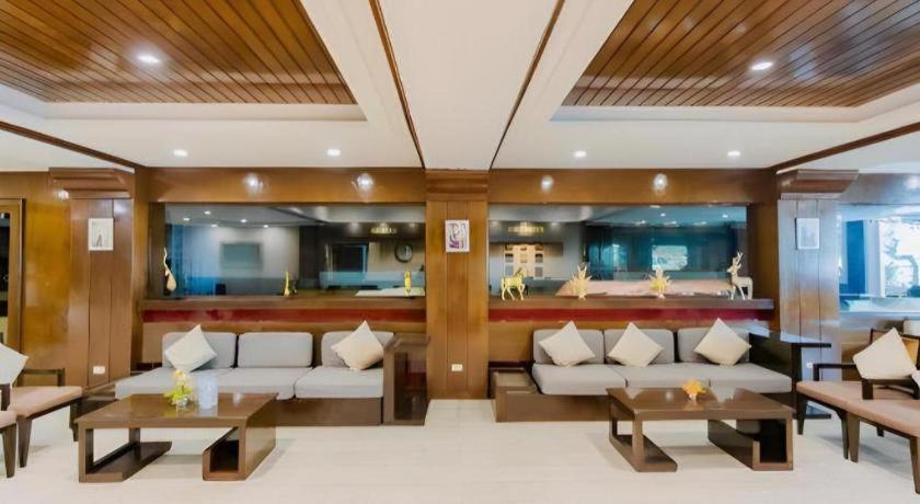 Sarita Chalet y spa Hotel Jomtien Exterior foto