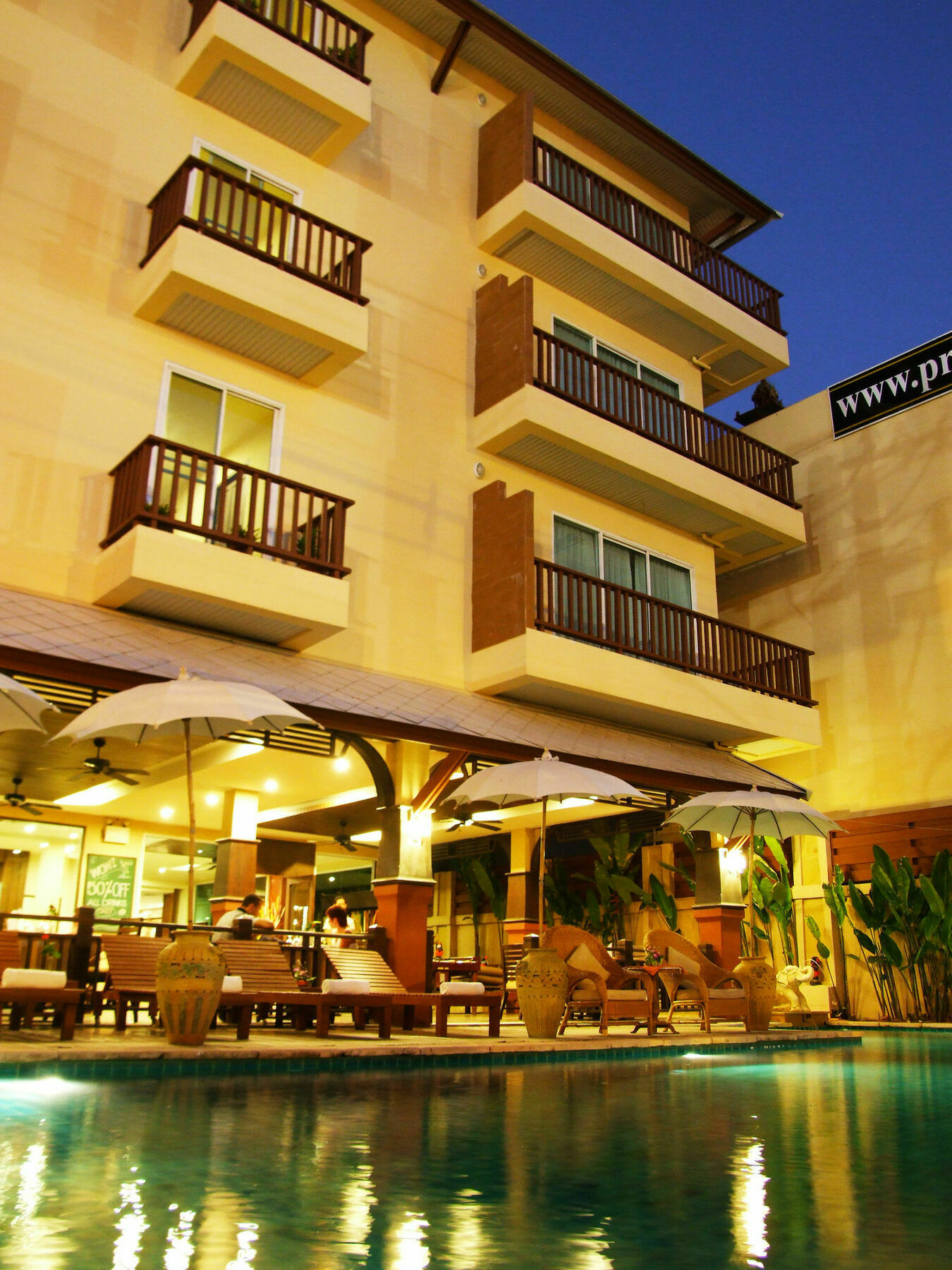 Sarita Chalet y spa Hotel Jomtien Exterior foto